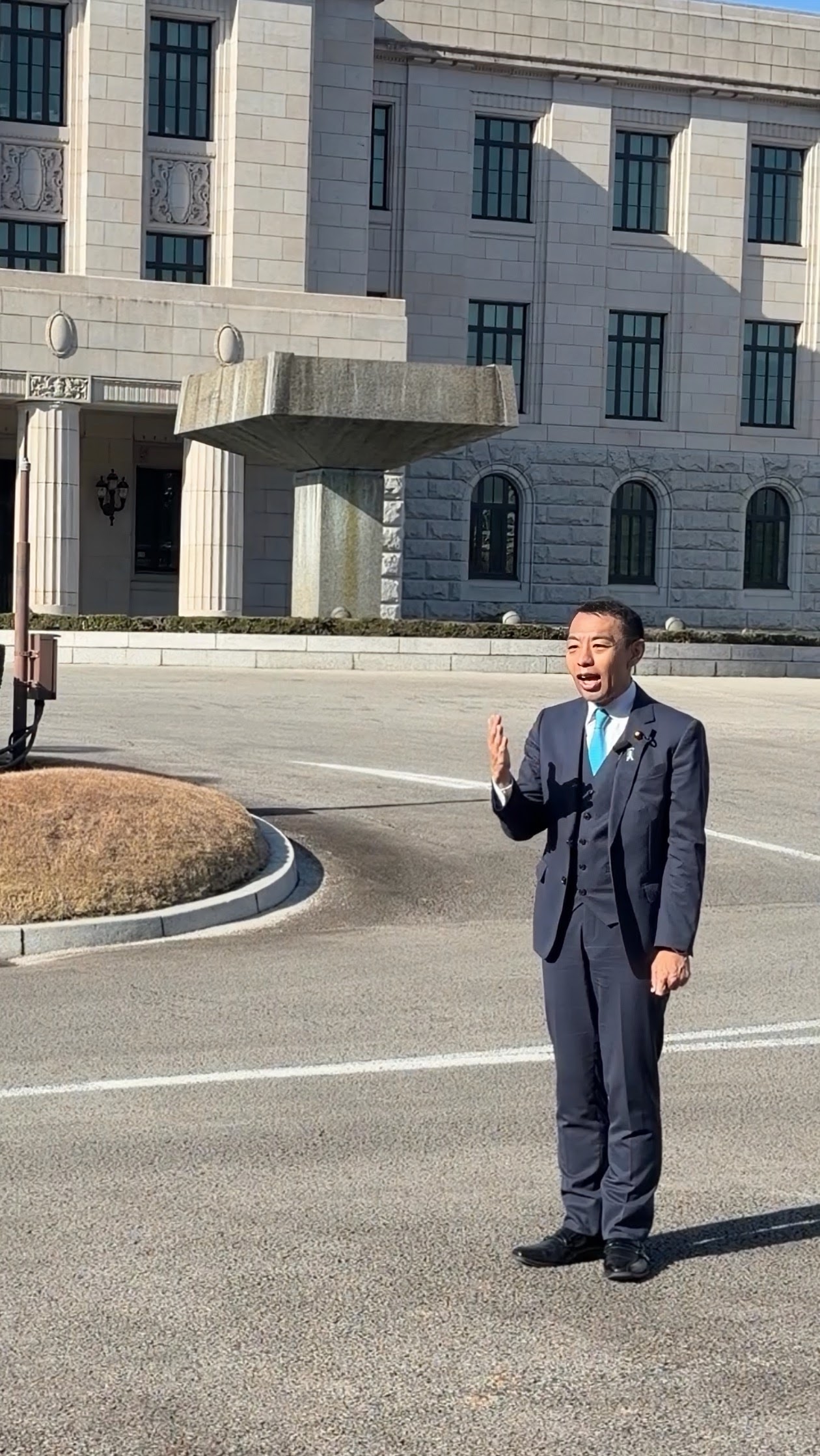 国会議事堂前での撮影の様子