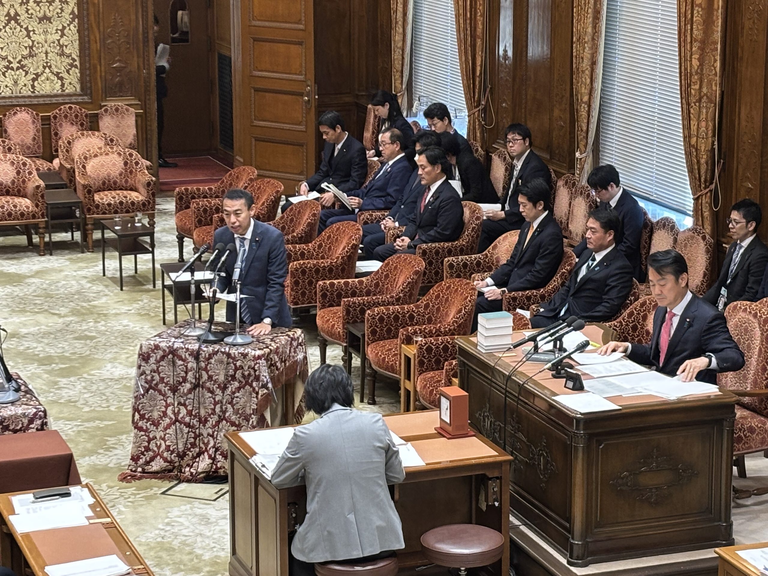 先週、予算員会が終わりました。今週は各委員会も開催されています。