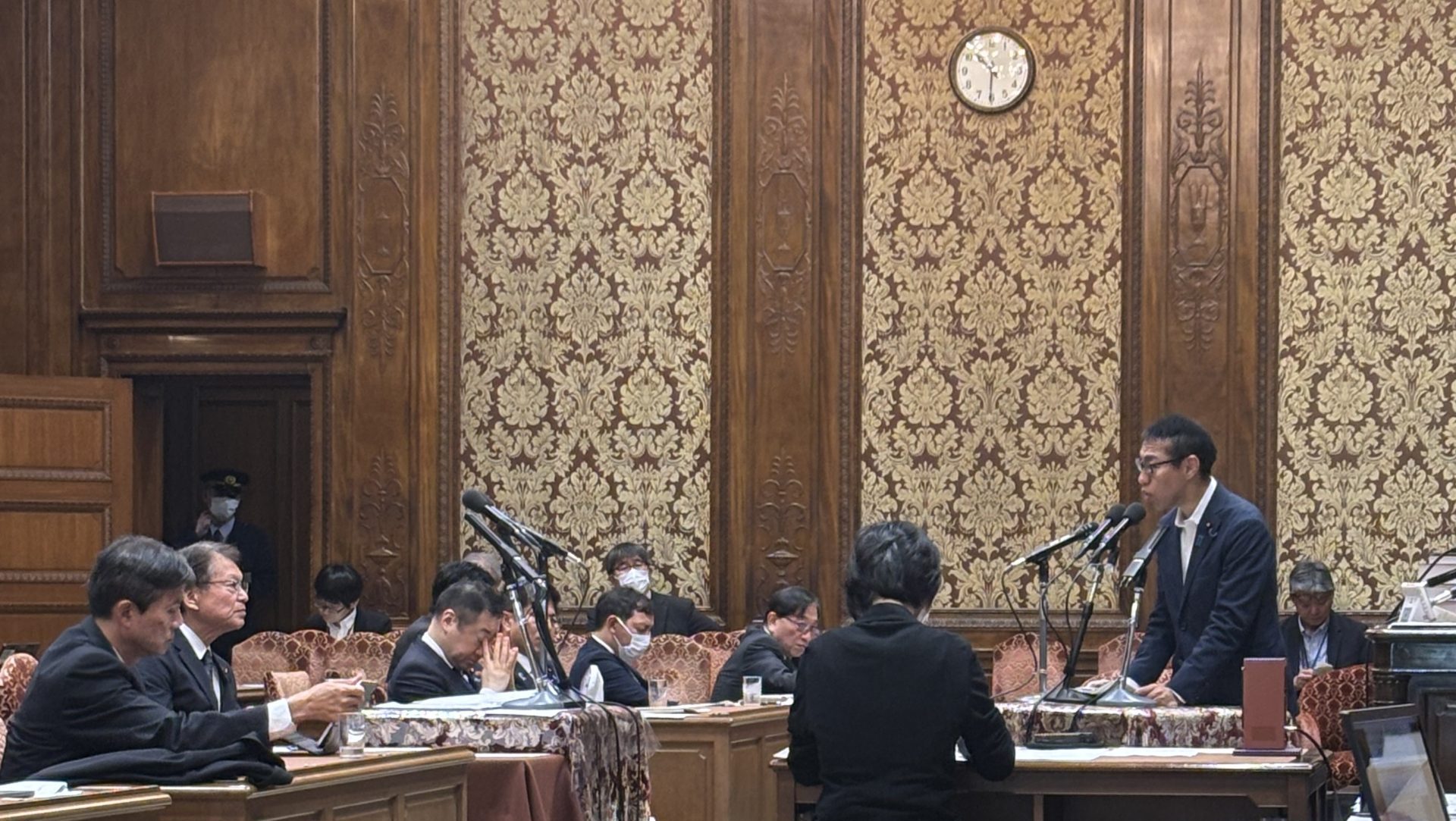 内閣委員会で答弁